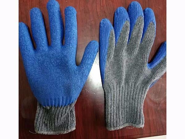 Dipped gloves