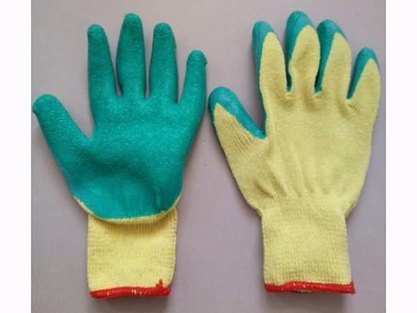 Dipped gloves